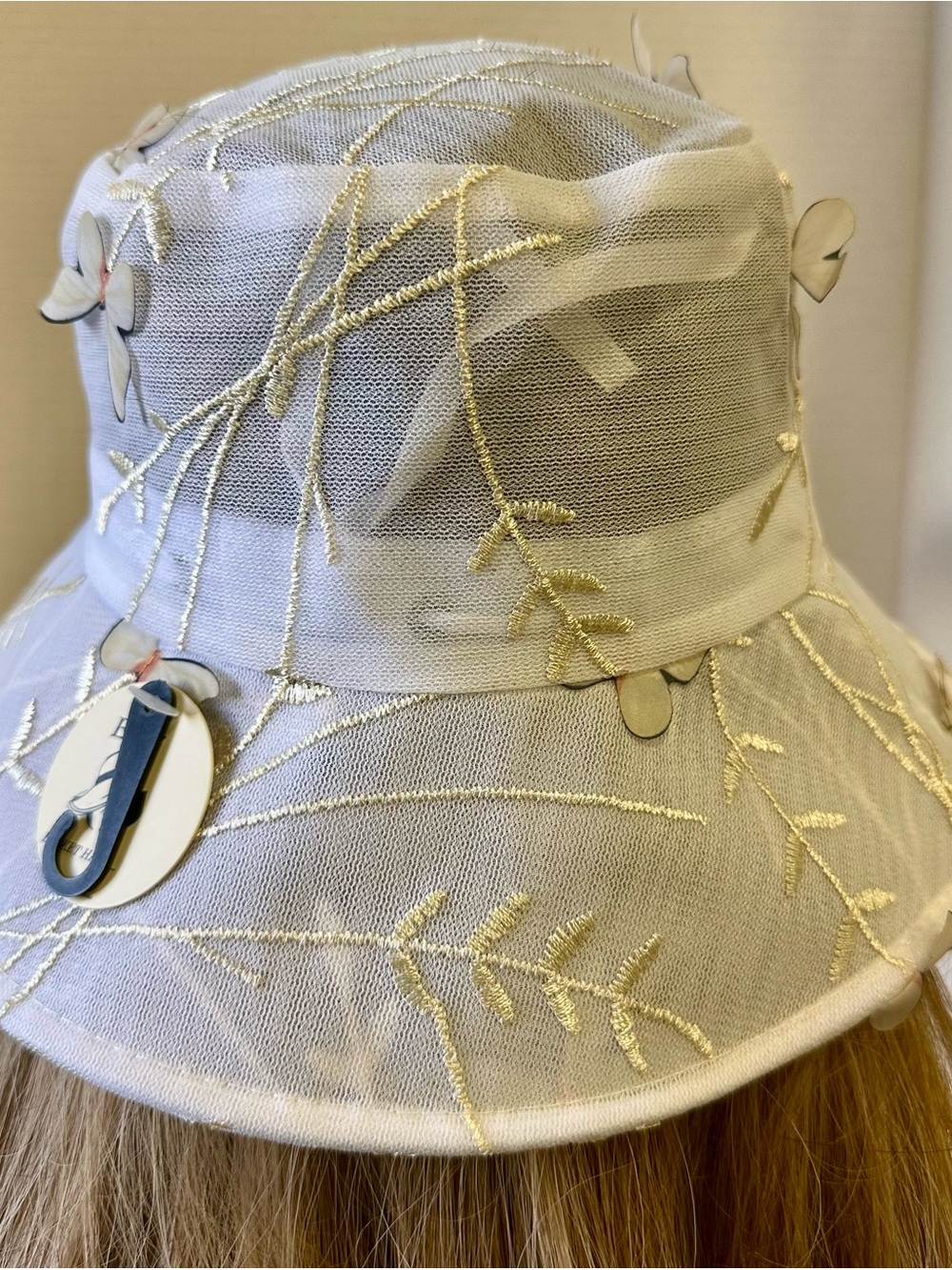 Women’s White Bucket Hat with 3D butterfly and Embroidery branch guides - Picture 7 of 9